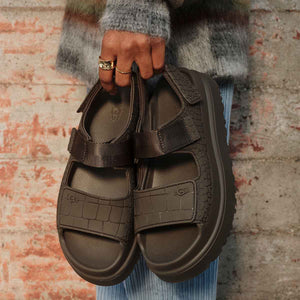 UGG GoldenGlow Embossed Dense Smoke סנדלי גולדנגלואו לנשים