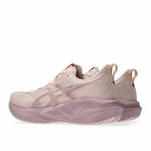 Asics Novablast 5 Women Pearl Pink Morganite נעלי ריצה נובה בלאסט 5 לנשים
