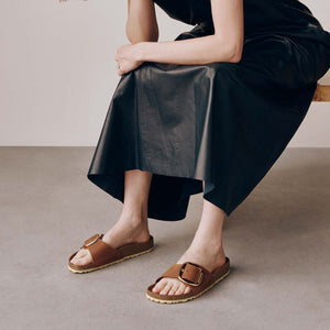 בירקנשטוק כפכפי נשים מדריד אבזם גדול קוניאק Birkenstock Madrid Big Buckel Leather Cognac