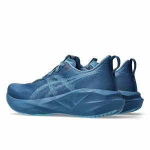 Asics Novablast 5 Men Winter Sea Stillwater נעלי ריצה נובה בלאסט 5 לגברים