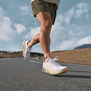 Asics Gel Kayano 32 Men White Orange Glow נעלי ריצה ג`ל קיאנו 32 לגברים