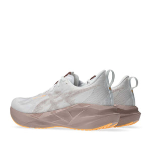 Asics Novablast 5 Women White Fawn נעלי ריצה נובה בלאסט 5 נשים