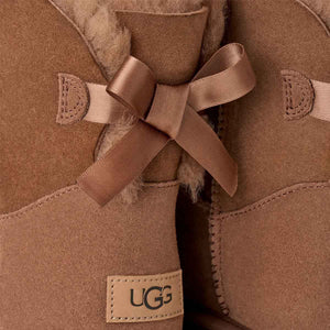 UGG Mini Bailey Bow II Rocky Oak מגפי נשים מיני בלי בו חום רוקי