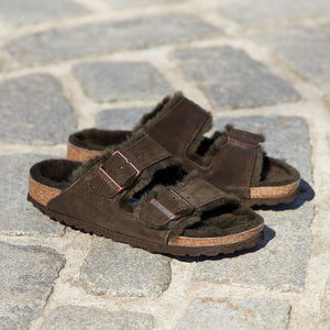 Birkenstock Arizona Fell Mocca בירקנשטוק כפכפי נשים אריזונה עם פרווה