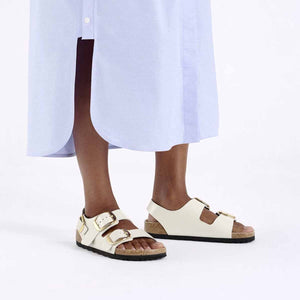 Birkenstock Milano Big Buckle High-Shine Ecru סנדלי בירקנשטוק מילאנו אבזם בז