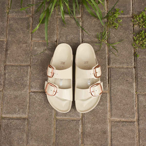 Birkenstock Arizona Big Buckle EXQ High-Shine Ecru כפכפי בירקנשטוק אריזונה אבזם בז