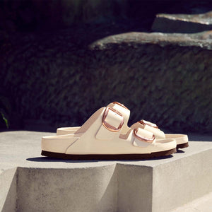 Birkenstock Arizona Big Buckle EXQ High-Shine Ecru כפכפי בירקנשטוק אריזונה אבזם בז