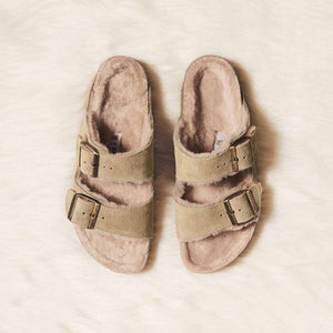 Birkenstock Arizona Shearling Taupe בירקנשטוק אריזונה פרווה טיופ כפכפי נשים