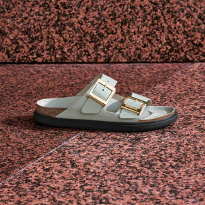 Birkenstock Arizona Droplet Buckle High-Shine Pure Sage כפכפי אריזונה דרופלט אבזם סייג' לנשים