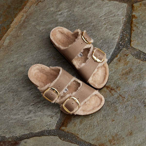 Birkenstock Arizona Big Buckle Shearling Tabacco Brown כפכפי בירקנשטוק אריזונה אבזם גדול שרלינג חום טבק