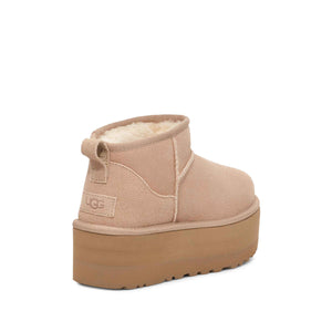 UGG Women's Classic Ultra Mini Platform Sand מגפי קלאסיק אולטרה מיני פלטפורם סנד