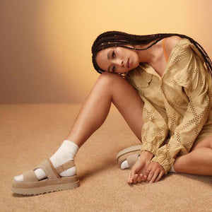 UGG Goldenstar Regenerate Sand סנדלי גולדן סטאר ריג'נרייט סנד