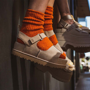 UGG Goldenstar Regenerate Sand סנדלי גולדן סטאר ריג'נרייט סנד