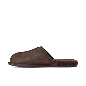 UGG Scuff Leather Distressed Dusted Cocoa נעלי בית גברים שופט חום