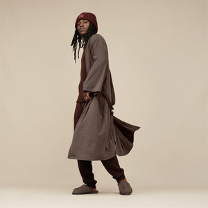 UGG Scuff Leather Distressed Dusted Cocoa נעלי בית גברים שופט חום