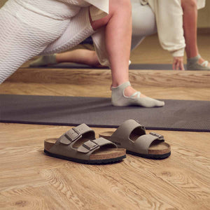 בירקנשטוק כפכפי נשים אריזונה אבן נובוק Birkenstock Arizona Birko Flor Nubuck Stone