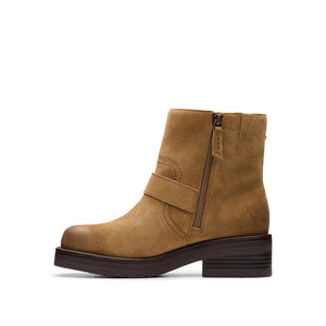 Clarks Rebelle Buckle Walnut מגפי קלארקס לנשים