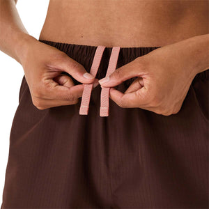 Asics Nagino Run Adjustable 4In Short Women Coffee מכנסי ריצה לנשים