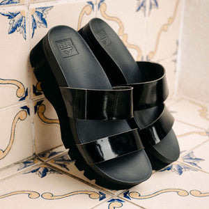 כפכפי נשים ריף Reef Cushion Vista Higher Black Patent