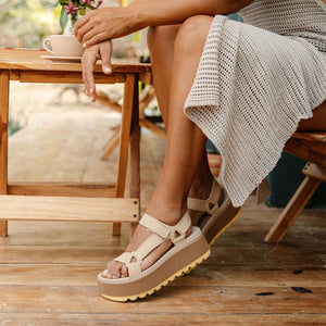 Reef Water Rem Higher Pale Banana סנדלי נשים ריף