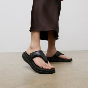 Fit Flop F-Mode Go Adjustable Flatform Toe Post Sandals All Black סנדלי נשים פיט פלופ