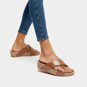 K04-592 Lulu Cross Slide Sandals - חום סנדלי נשים