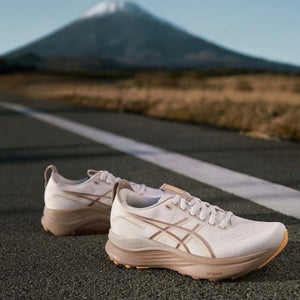 Asics Gel Kayano 32 Women White Orange Glow נעלי ריצה ג`ל קיאנו 32 לנשים