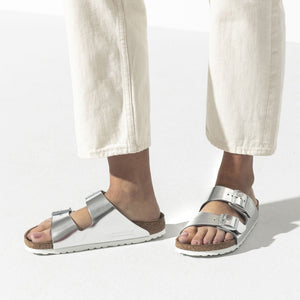 בירקנשטוק כפכפי נשים אריזונה סילבר מטאלי Birkenstock Arizona Metallic Silver (4537479430218)