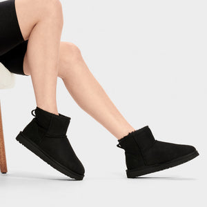 UGG Classic Mini Black מגפי נשים קלאסיק מיני שחור