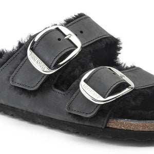 Arizona Big Buckle Shearling Black בירקנשטוק כפכפי נשים אריזונה אבזם גדול עם פרווה