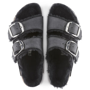 Arizona Big Buckle Shearling Black בירקנשטוק כפכפי נשים אריזונה אבזם גדול עם פרווה