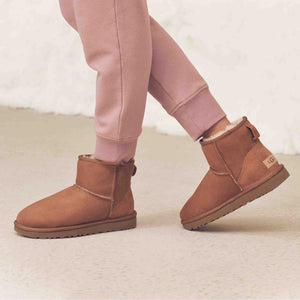 UGG Classic Mini Chestnut מגפי נשים קלאסיק מיני חום