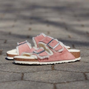 Birkenstock Arizona Fell Pink Clay בירקנשטוק כפכפי נשים אריזונה עם פרווה