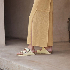 Birkenstock Arizona Big Buckle High-Shine Butter בירקנשטוק כפכפי נשים