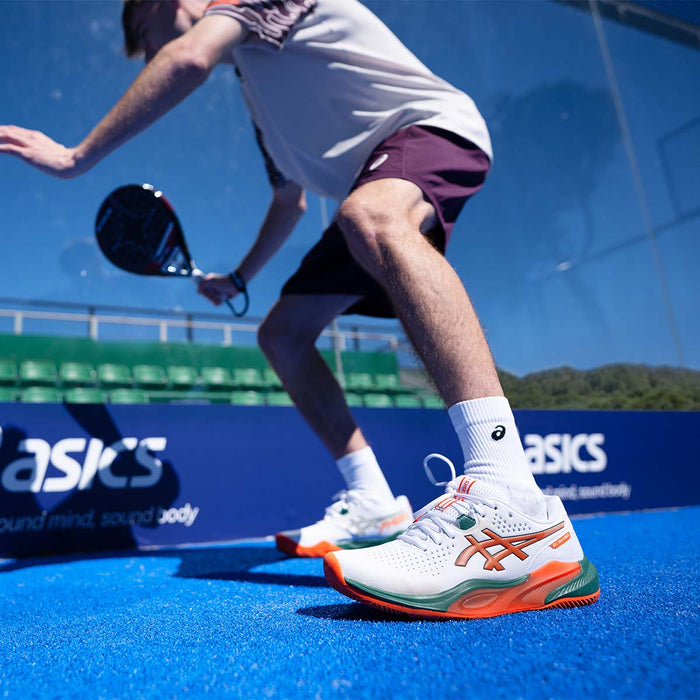 נעלי פאדל ASICS במגרש