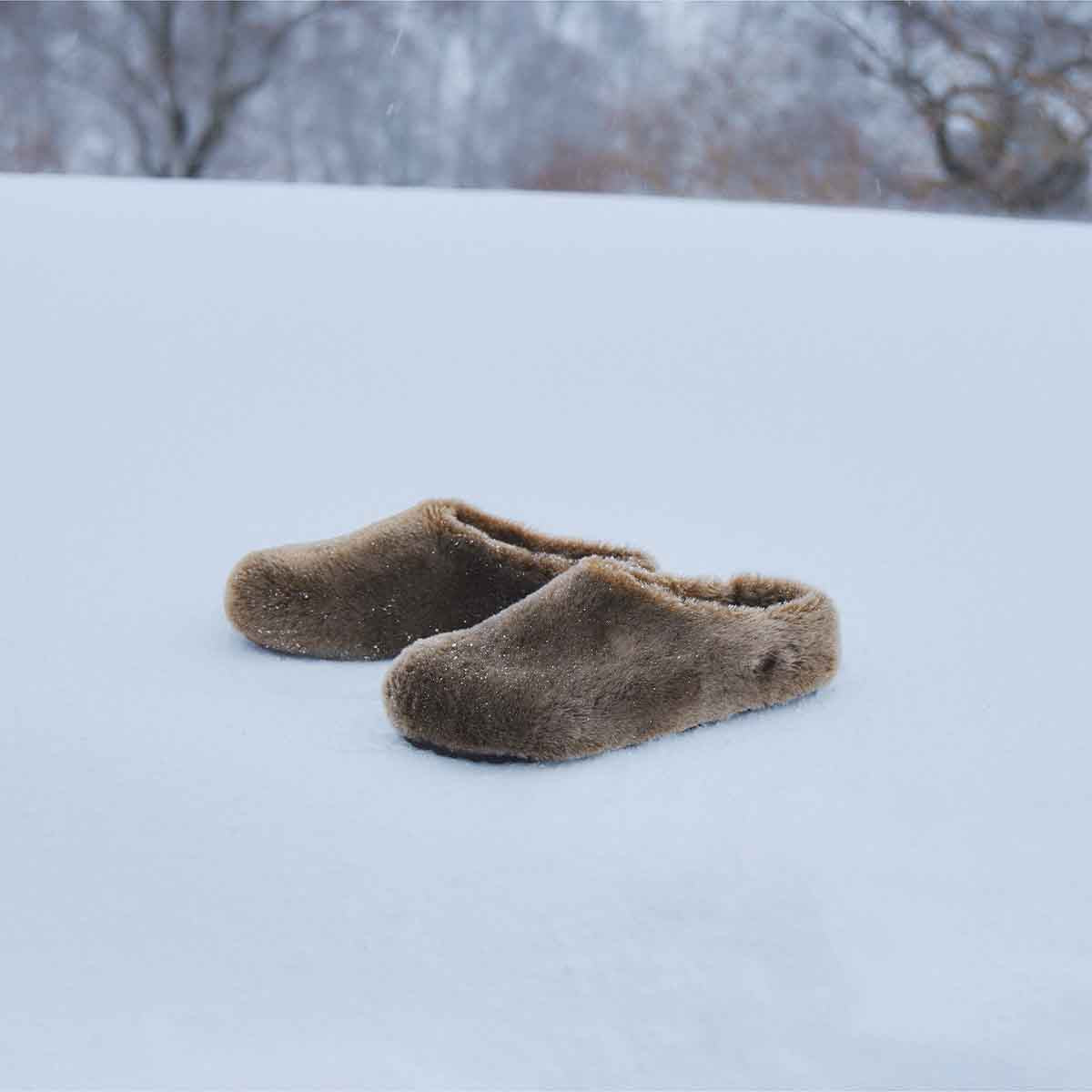 Birkenstock Amsterdam Wrapped Shearling Gray Taupe כפכפי בירקנשטוק אמסטרדם טיופ לנשים
