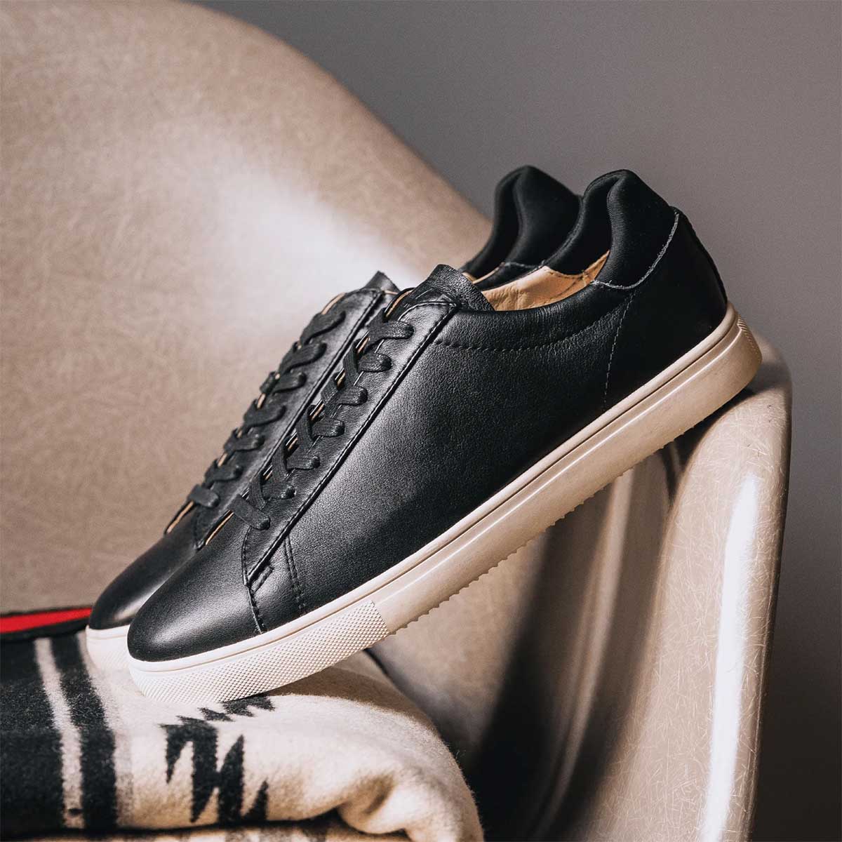 Clae Bradley Black סניקרס גברים
