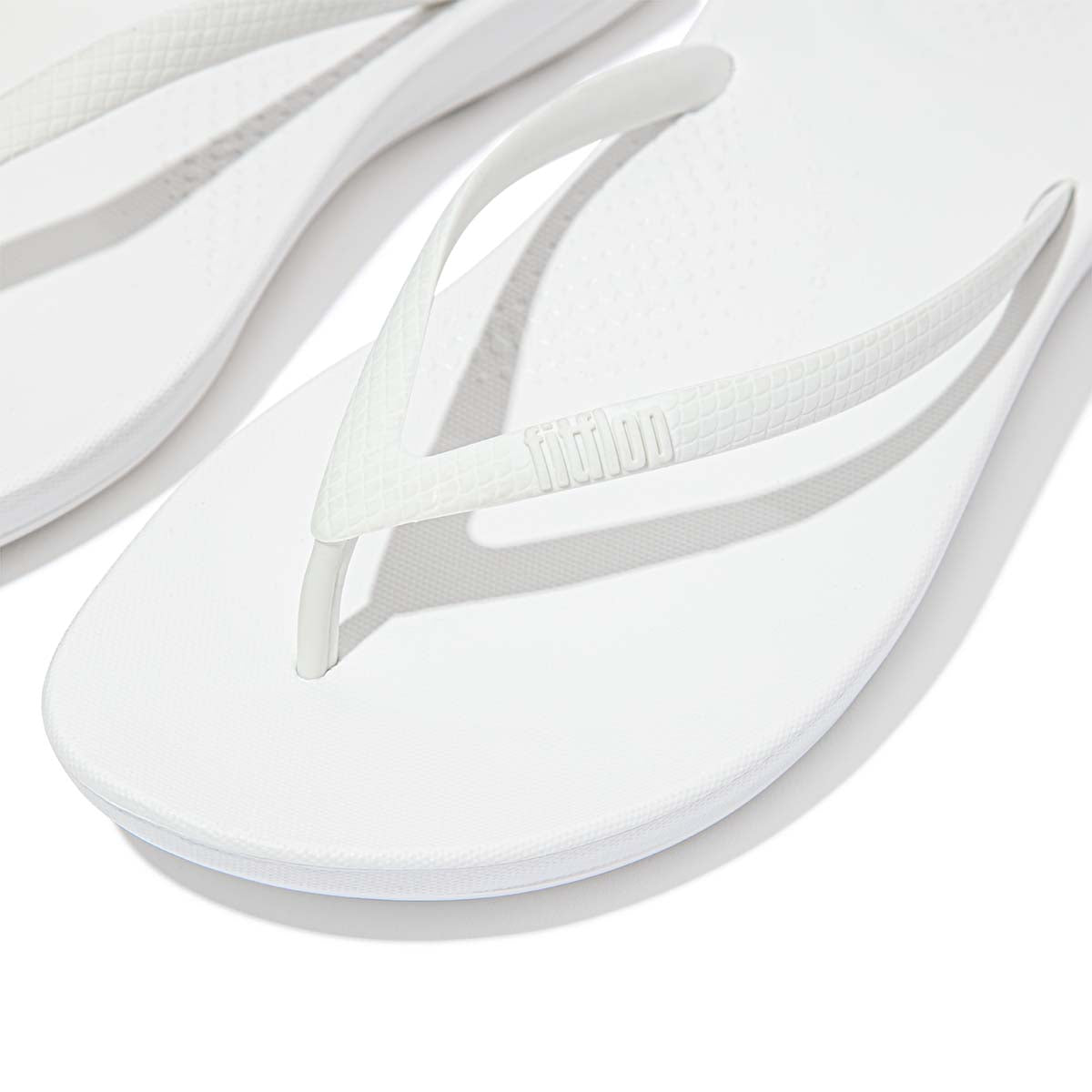 Fit Flop Iqushion Ergonomic Flip Flops Urban White כפכפי פיטפלופ לנשים