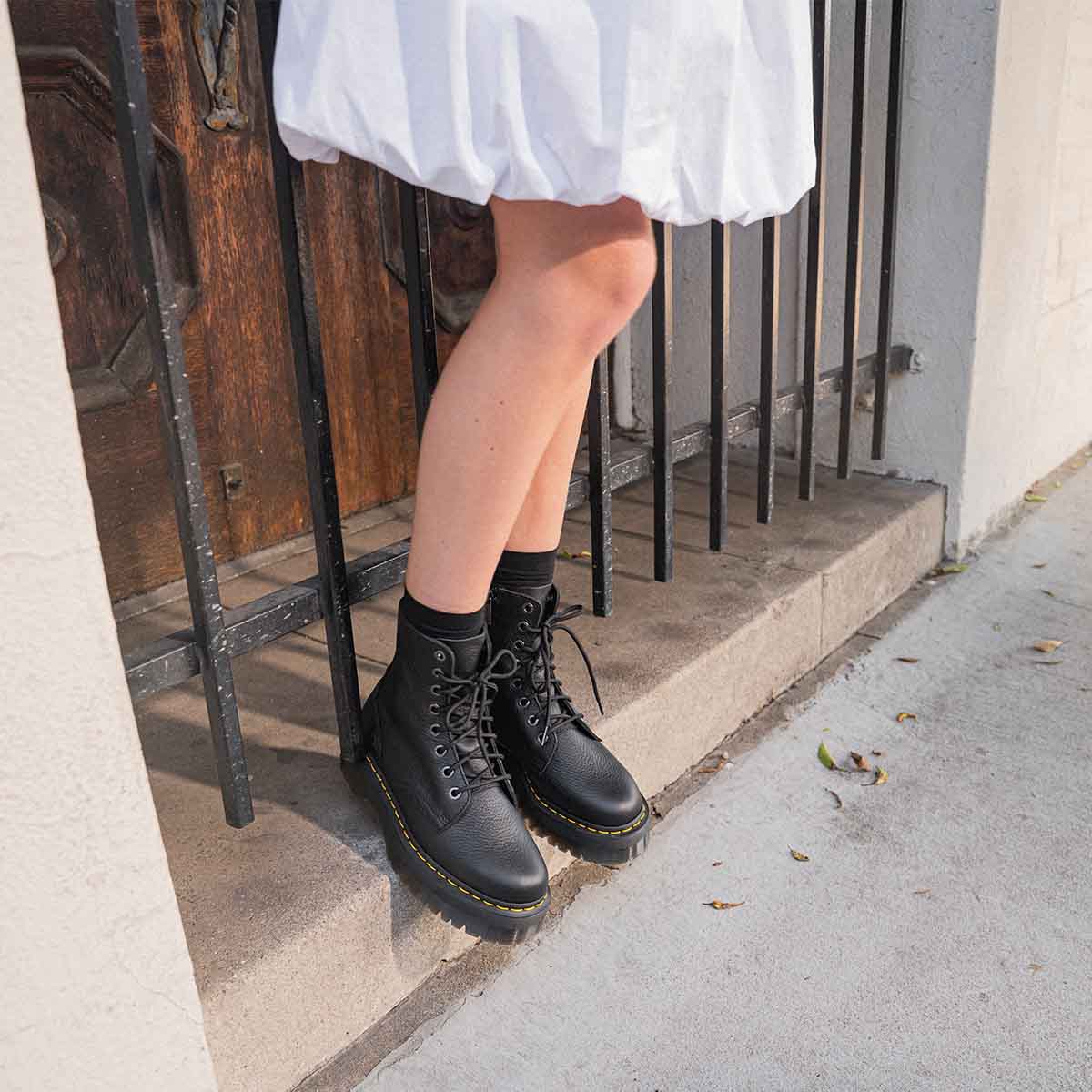 Dr. Martens Jadon III 8 Eye Boot Black מגפי ד"ר מרטינס גיידון שחור