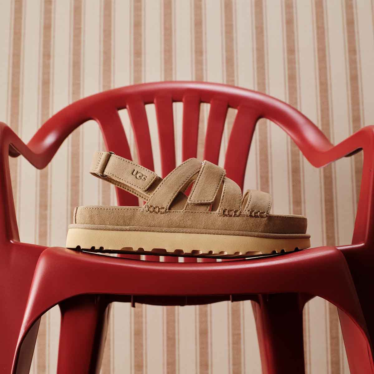 UGG Goldenstar Gleam Mustard Seed סנדלי נשים גולדנסטאר בז