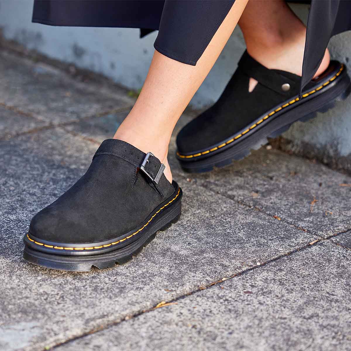 Dr. Martens ZebZag Mule Black כפכפי ד"ר מרטינס יוניסקס