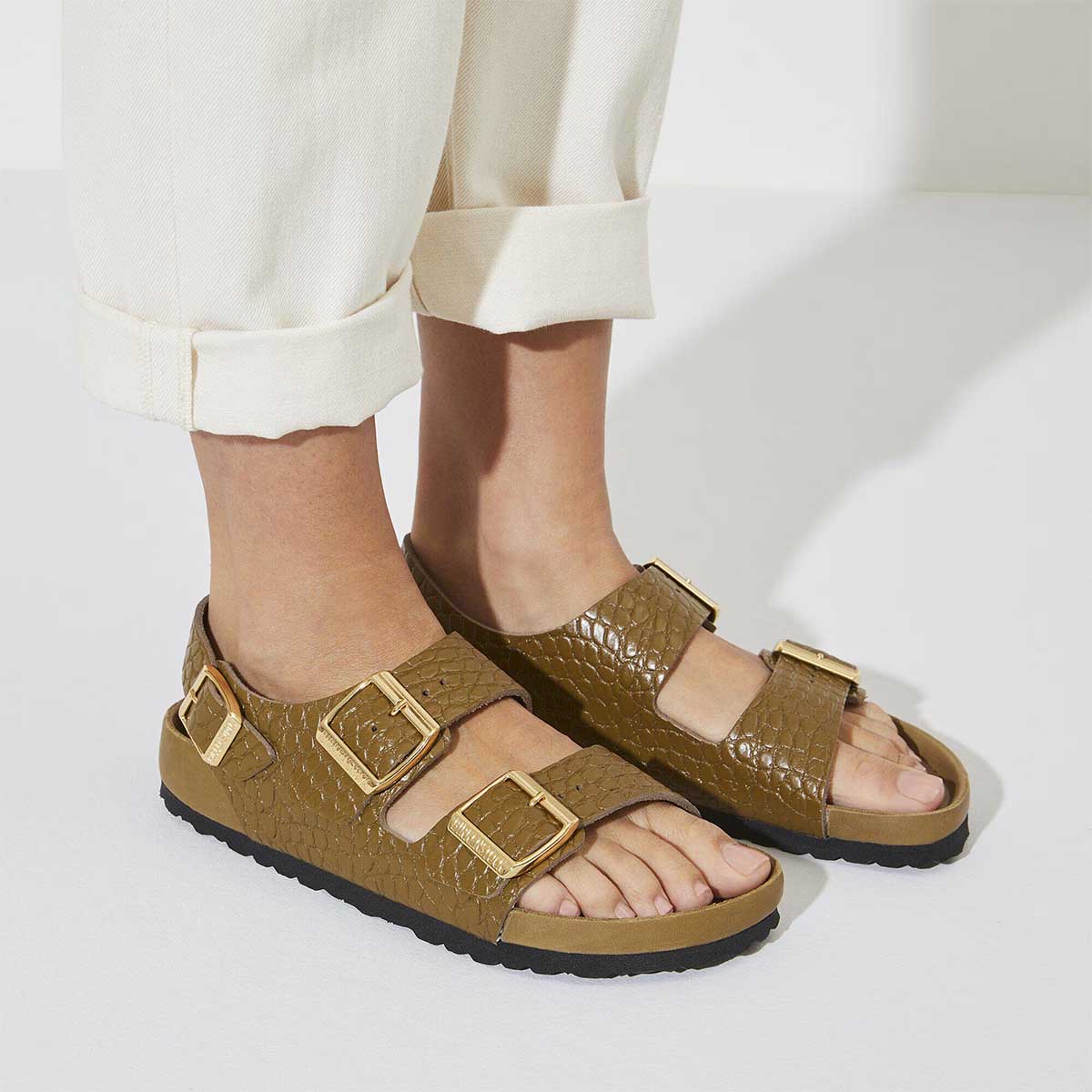 Birkenstock Milano Rivet Logo Emboss mud green סנדלי בירקנשטוק מילאנו לנשים