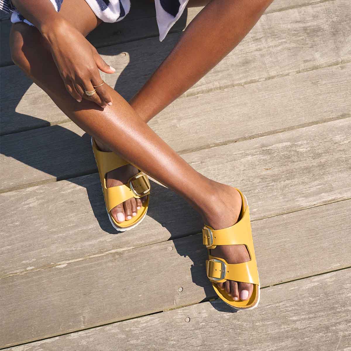 Birkenstock Arizona Big Buckle High Shine Ochre כפכפי בירקנשטוק אריזונה לנשים