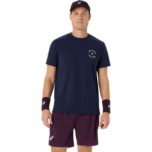 Asics Game Seasonal Graphic Tee Men Midnight חולצת טניס לגברים