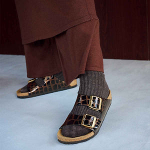 Birkenstock Arizona Emboss Leather Black כפכפי בירקנשטוק אריזונה אמבוס לנשים