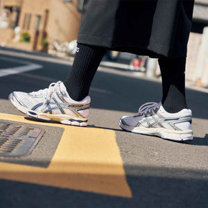 Asics Gel Cumulus 16 Unisex White Midnight סניקרס ג'ל קומולוס 16 יוניסקס