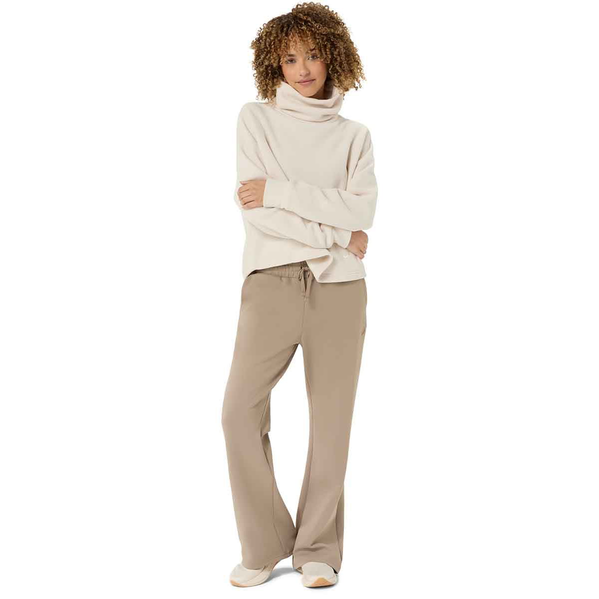 Asics Nagino Refined Texture Sweat Flare Pant Women Greige מכנסי אסיקס לנשים