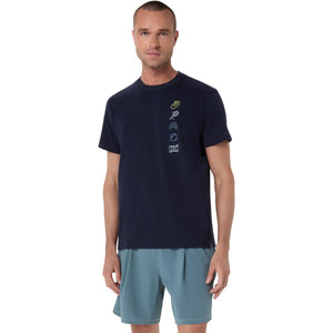 Asics Game Seasonal Graphic Tee Men Midnight חולצת טניס לגברים