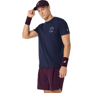 Asics Game Seasonal Graphic Tee Men Midnight חולצת טניס לגברים
