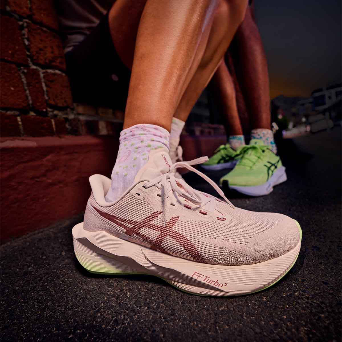 Asics Novablast 6 Women Rose Dust Illuminate Yellow נעלי ריצה נובה בלאסט 6 לנשים - Original's